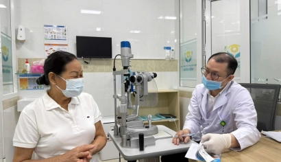 Bệnh viện Mắt Miền Đông tổ chức khám mắt chuyên sâu miễn phí cho người cao tuổi Phường Bà Rịa
